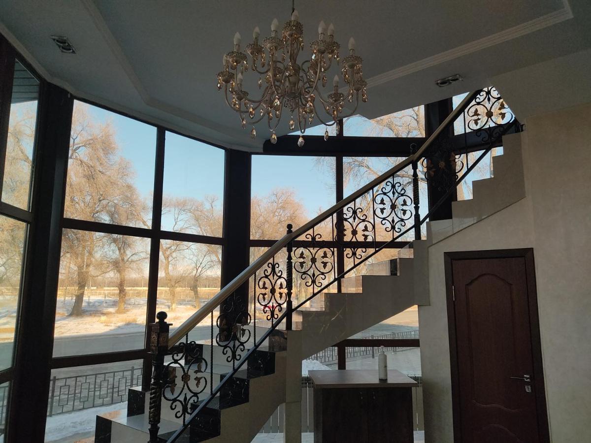Hayat Hotel Zharkent ภายนอก รูปภาพ