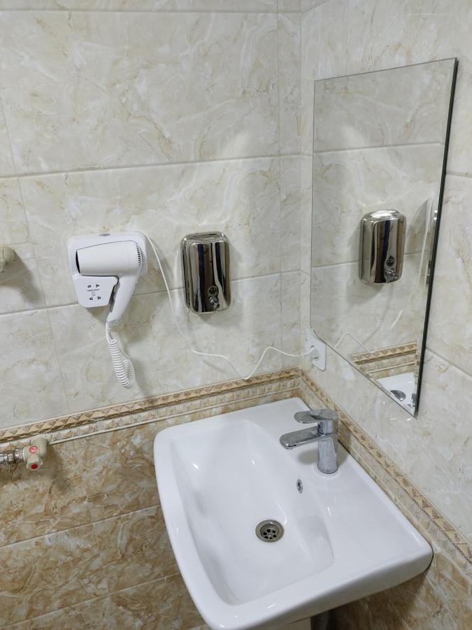 Hayat Hotel Zharkent ภายนอก รูปภาพ